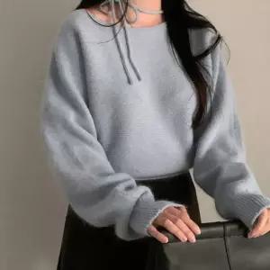 (예쎄) 리본 장식 보트넥 니트 (S5FKN097A)