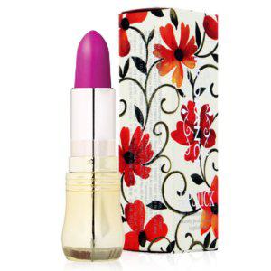 입술 위를 도톰하게 감싸 빛나는 입체 립스틱 핫핑크