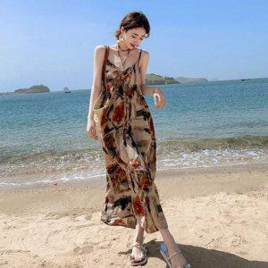 스트랩탑 브이라인 무늬 원피스룩 비치 라이트룩 해변원 트렌디 뷔스티에 백리스 썸머일상템 하늘하늘