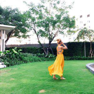 바캉스백리스 여행 쿨시즌 롱버전 쉬폰소재 드레스 뒷태 미인 비치 드레스 베이직