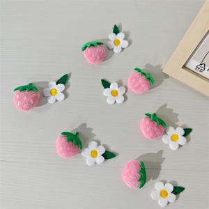 10PCS 귀여운 목화 플러시 딸기 꽃 패치 액세서리 모자 가방 의류 헤어 액세서리 브로치 장식 재료