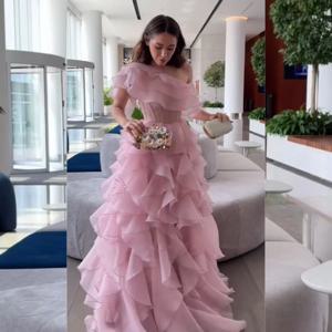 맞춤형 스파클 Organza 플리츠 프릴 A 라인 오프 숄더 롱 드레스 맞춤형 행사 댄스 파티 고품질 절묘한