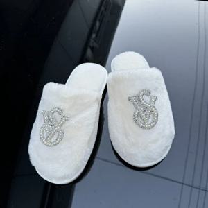 Baotou 양모 면화 슬리퍼 여성 가을, 겨울 새로운 따뜻한 슬리퍼 가정용 진주 슬리퍼 유행 여성 외부 신발