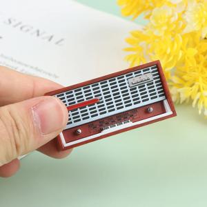 4 스타일 인형 집 미니어처 라디오 모델 레코더 플레이어 장난감 인형 가구 장식 인형 집 레트로 라디오 레코더 플레이어 1PC