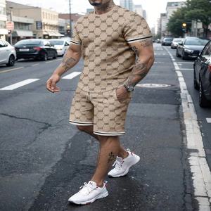 캐주얼 남성 세트 패션 레터 인쇄 꽃 컬러 라운드 넥 짧은 소매 반바지 맞춤형 트렌드 투피스 의류