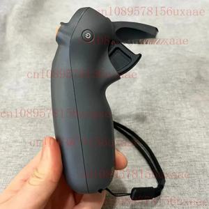 Mini 4 Pro/Air 3/Neo/Avata 2(Avata 아님)용 DJI RC 모션 3에 사용됩니다.