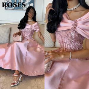 ROSES 핑크 새틴 이브닝 가운 여성용 꽃무늬 장식과 비즈가 있는 로맨틱 오프 숄더 댄스 파티 드레스 프롬 드레스 맞춤형