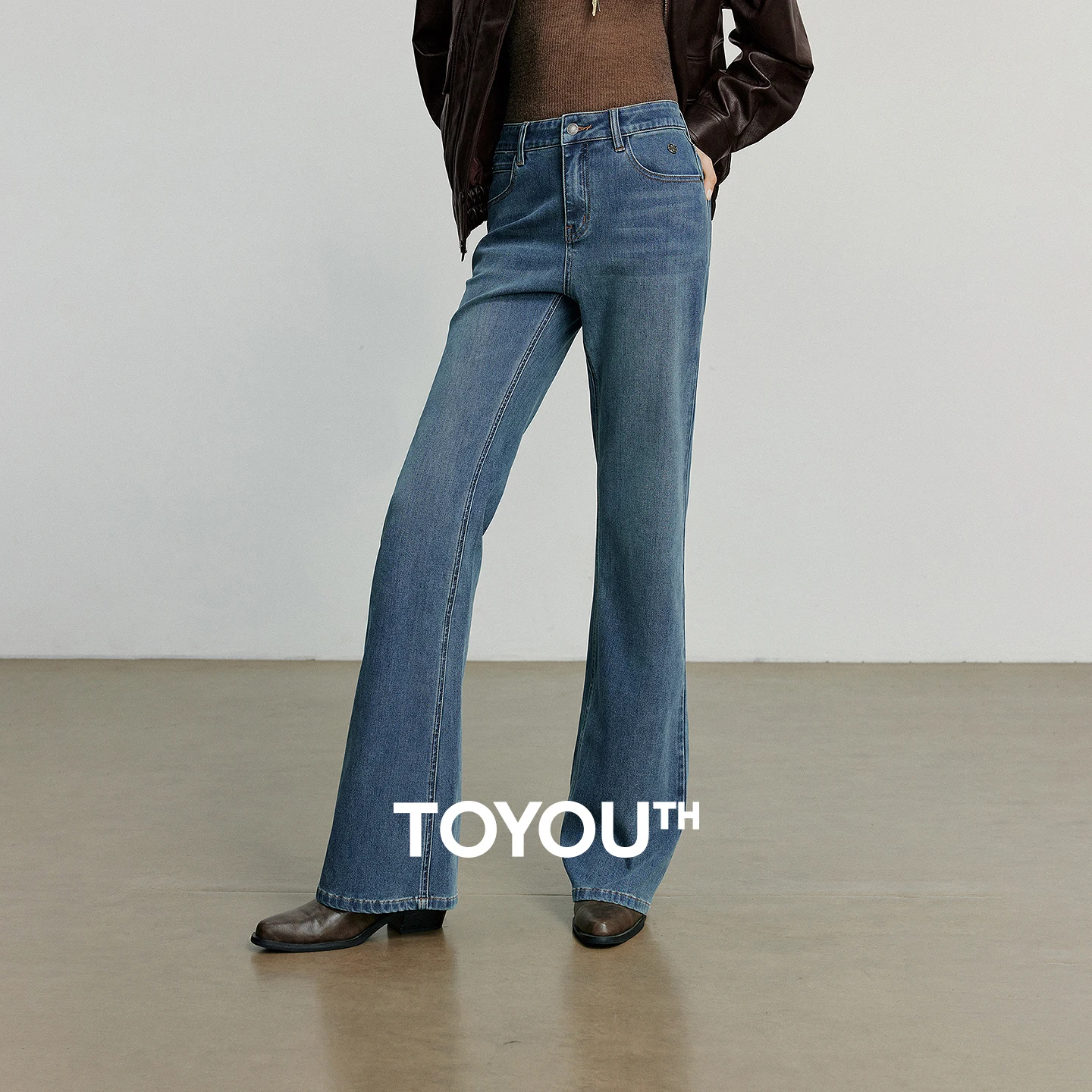 토유스 여성 청바지 2025 가을 신상 비대칭 슬림핏 슬리밍 스트레치 부츠컷 팬츠