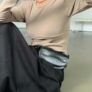 패셔너블한 미니 포켓 벨트 백 모터사이클 체스트 백 다기능 가죽 벨트 백 커버 스타일 단색 캐주얼