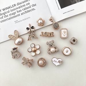 14개 반짝이는 골드 인조 진주 슈즈 참 장식 핀 세트 DIY 탈부착 가능한 신발 장식 크록스 클로그 파티 선물 아이디어