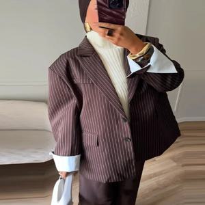 우아한 여성 블레이저 코트 긴 소매 플랩 포켓 숄더 패드 싱글 브레스티드 재킷 2025 가을 오피스 레이디 아우터웨어