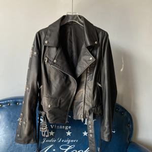 스트리트 스타일 숏 가죽 재킷 여성용 자수 리얼 양가죽 바이커 재킷 지퍼 코트 패션 트렌드 크로스 리벳