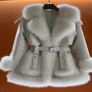 우아한 퍼 칼라 벨트 장식 중간 길이 여성 재킷 2025 겨울 신상 따뜻한 가죽 퍼 통합 상의