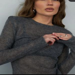 2025 가을 단색 라운드넥 홀 니트 스웨터 출퇴근용 긴팔 후드티 캐주얼 긴팔 상의