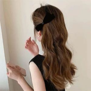 우아한 블랙 스웨이드 리본 헤어 클립 - 여성과 소녀들을 위한 클래식하고 다재다능한 헤어 액세서리