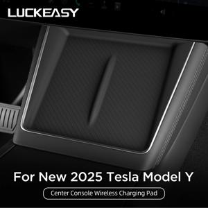 Tesla Model Y Juniper/Launch 2025 미끄럼 방지 패드 무선 충전 패드 자동차 전화 미끄럼 방지 충전기 매트 보호 패드 용 LUCKEASY