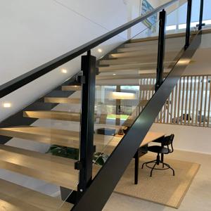 유리 발코니 난간 유리 난간 알루미늄 U 채널 프로파일 빌라 아파트 난간 스테인리스 스틸 핸드레일 데크 난간
