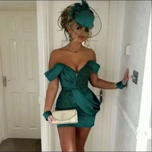 섹시한 무릎 위 비즈 장식 프롬 드레스, 주름 장식 V넥 짧은 파티 가운, 아플리케 새틴 장갑, 헌터 그린 오프숄더 프롬 드레스