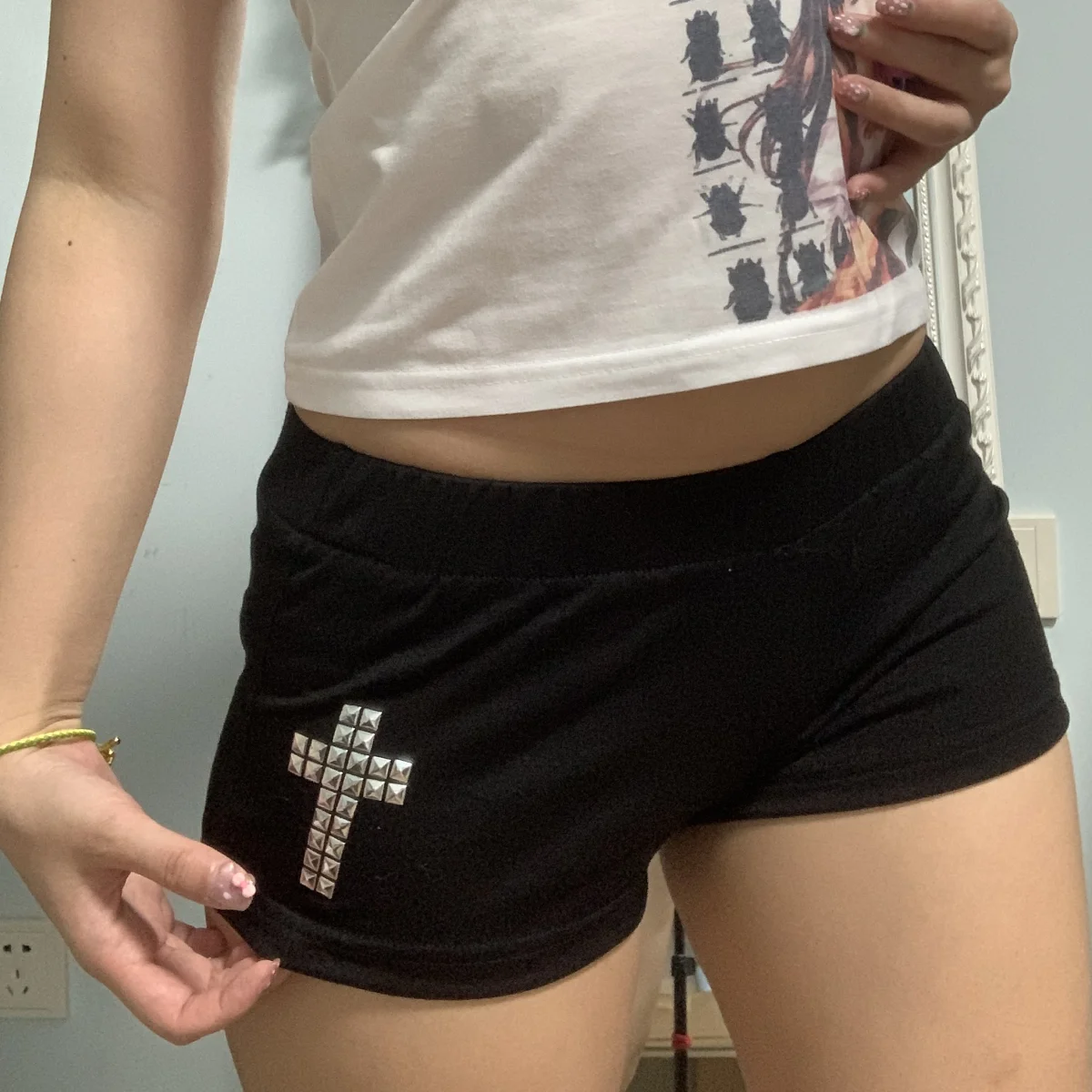 Y2K 의류 고딕 펑크 하라주쿠 섹시 울트라 숏 크로스 리벳 핫걸 카와이 여성 의류 소녀 케이팝 고딕 에모 소녀 숏