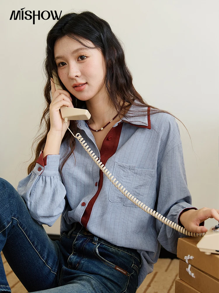 MISHOW 여성용 스트라이프 셔츠 2025 가을 블루 레드 배색 셔츠 라펠 루즈 레트로 출퇴근용 탑 MXE46C2405