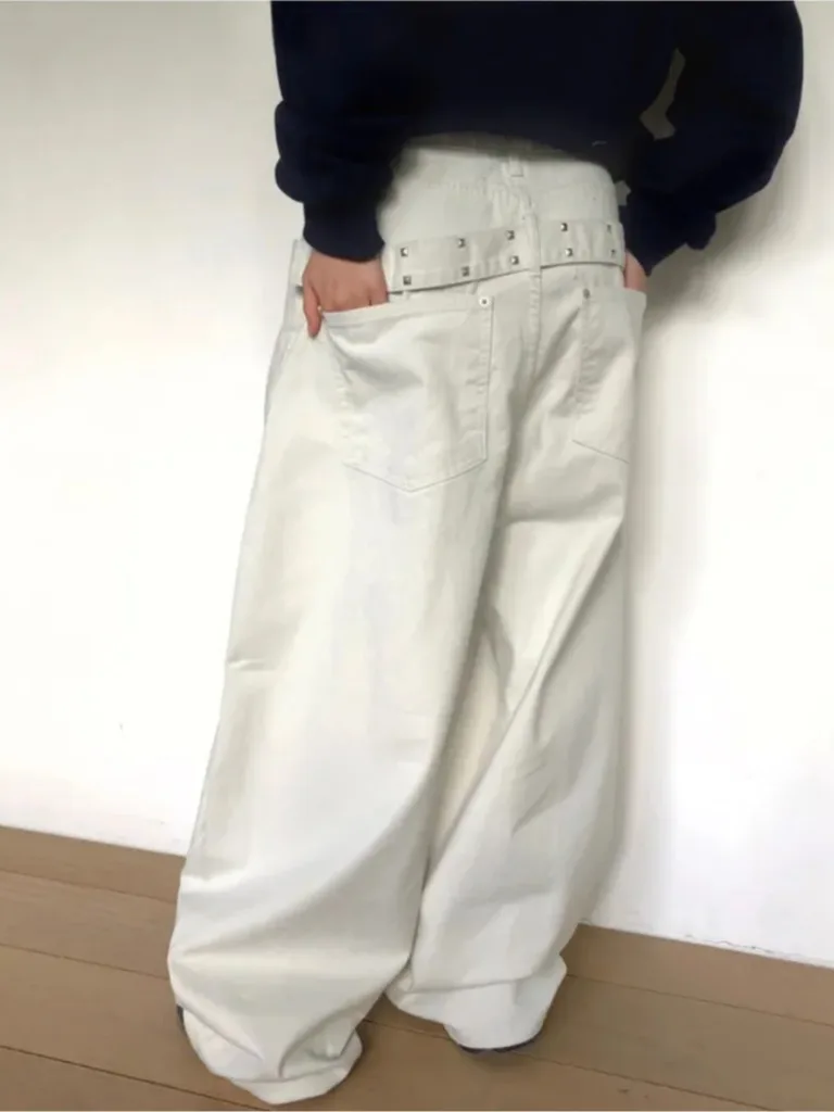 시원하고 매운 와이드 레그 캐주얼 팬츠 뒤 장식 리벳 디자인 편안한 봄 가을 겨울 여성 패션 바지