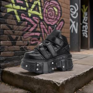 2025 새로운 펑크 스타일 여성 신발 레이스 업 힐 높이 6CM 플랫폼 신발 여성 금속 장식 여성 스니커즈 고딕 발목 락 부츠