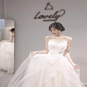 심플한 웨딩드레스 2025 신상 웨딩드레스 한국 스타일 레이스 원단 민소매 버슬 백리스 야외 여행 촬영용