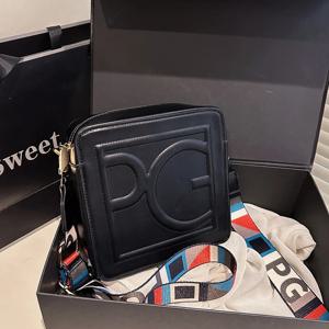 여성용 클래식 디자이너 숄더백 - 고품질 가죽 핸드백, 다용도 토트백 및 시크한 크로스바디 백