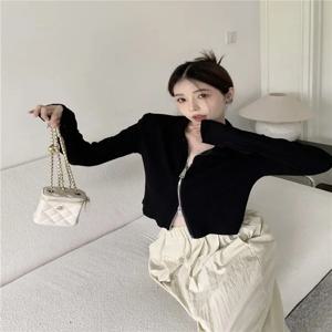 블랙 니트 반팔 가디건 여성용 봄 가을 긴팔 베이스 셔츠 이너웨어 스파이시 걸 숄더 레벨 탑