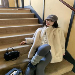 루즈핏 중간 길이 인조 모피 코트 여성용 레트로 중년 긴 소매 가죽 및 모피 통합 친환경 밍크 헤어