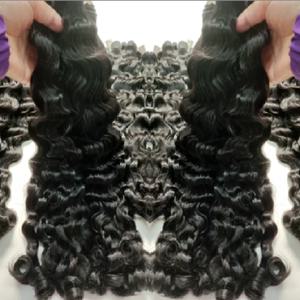 인도산 생머리 곱슬 번들 12A 등급 큐티클 정렬 웨이브 인모 헤어 익스텐션 웨프트 빅 스파이럴 컬 헤어 번들