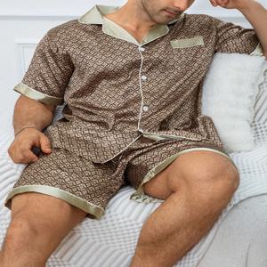 남성용 격자 무늬 프린트 파자마 세트 짧은 소매 옷깃 탑과 신축성 있는 반바지 여름 잠옷 Loungewear Pjs에 완벽한 편안함