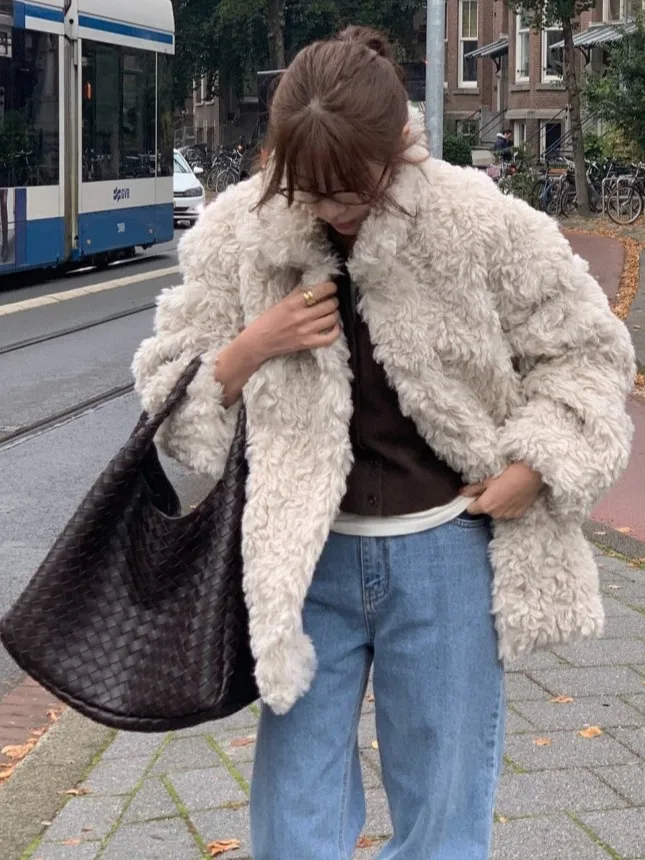 레트로 양털 재킷 여성용 한국 스타일 숏 코트 따뜻한 솜 추가 디자인 칼라 코트 여성 패션 겨울 신상품