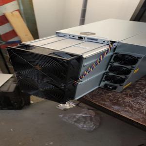 광고 5개 구매 시 3개 무료 제공 Bitmain Antminer S21 XP 270 TH/s 비트코인 ​​채굴기 미국 재고