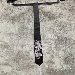 준지 이토의 공동 브랜드 호러 만화의 오리지널 디자인 남녀공용 오리지널 디자인 오실크 프린트 넥타이