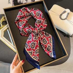 2024 70*70cm 스카프 인기 인쇄 머리 천 럭셔리 디자인 실크 스카프 패션 선 스크린 머플러 스퀘어 숄 반다나 풀라