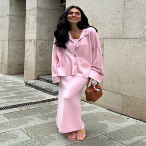 본레이디스 2025 여성 니트 세트 부드러운 긴팔 가디건 시크 캐미솔 스커트 가을 겨울 스웨터 슈트