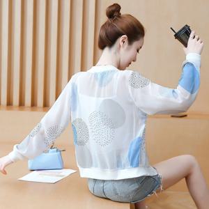 여름 2023 여성용 짧은 프린트 쉬폰 자외선 차단 코트 얇은 에어컨 아우터웨어 라운드 넥 지퍼 디자인 슬림 핏