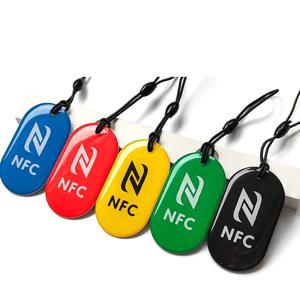 모든 NFC 지원 휴대폰용 NFC 태그 Ntag213 에폭시 RFID 카드 로프 방수 기능이 있는 13.56MHz 토큰