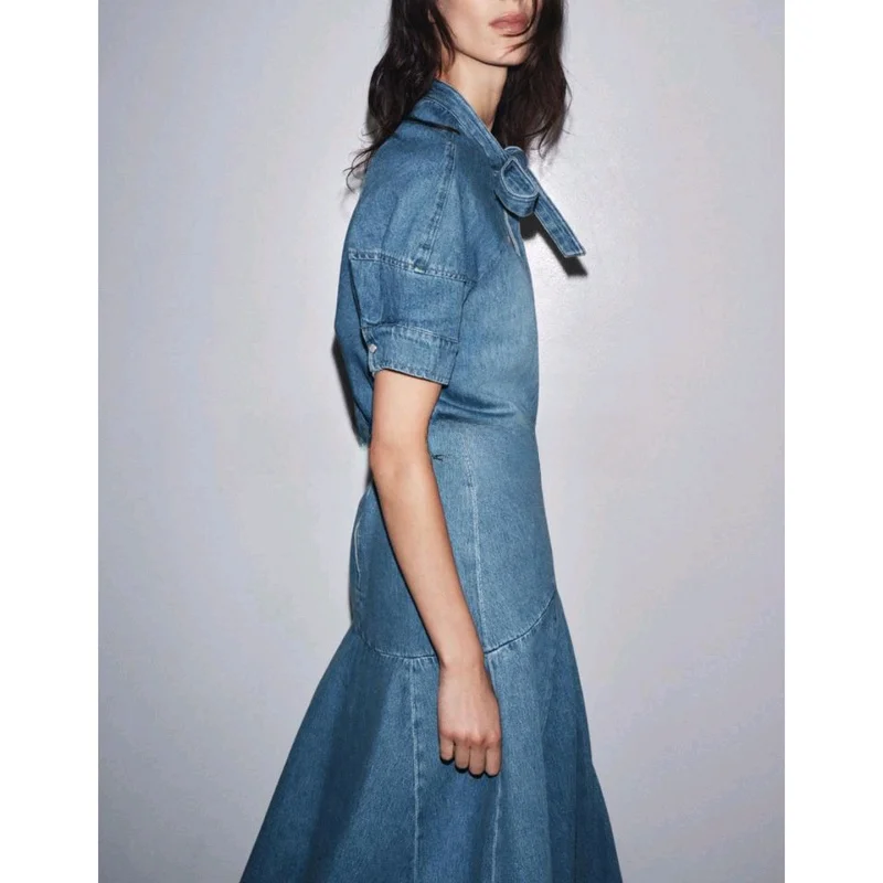 가을 데님 셔츠와 보타이 장식이 있는 A라인 미디 스커트 캐주얼 스타일 반팔 슬림핏 패션 세트 여성용