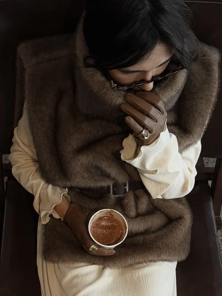 블랙 럭셔리 인조 모피 코트 여성 패션 O넥 긴 소매 푹신한 루즈 재킷 2025 겨울 여성 두꺼운 따뜻한 스트리트 아우터웨어