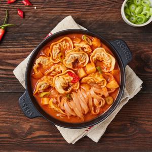 한국야쿠르트 잇츠온 편스토랑 김재중의 매콤 만두짜글이 밀키트 2인분