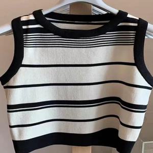 여름 스트라이프 컬러 블록 한국 스타일 조끼 짧은 니트 슬림 핏 라운드 넥 포켓 스퀘어 스카프 다용도 한국 슬리브 디자인