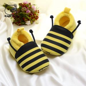 가을, 겨울 아기 ​​소년 천 신발 0-18 개월 아기 유아 신발은 부드럽고 떨어지지 않습니다.