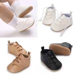 신생아 남아 및 여아를 위한 부드러운 밑창 유아용 신발 세련된 로우탑 디자인과 미끄럼 방지 기능을 갖춘 완벽한 첫 워커