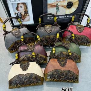 새로운 민족 스타일 엠보싱 소가죽 보스턴 백 패션 핸드백 여성 트렌디 크로스바디 백 고급 여성 가방