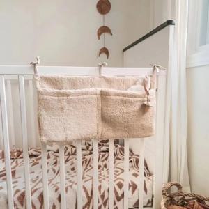 벨벳 아기 기저귀 가방 침대 사이드 보관 가방 침구 항목 더블 포켓 아기 유모차 교수형 가방 병 장난감 주최자 주머니