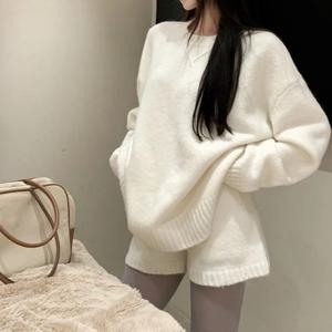 가을, 겨울 느슨한 라운드 넥 긴 소매 스웨터 자켓 반바지 투피스 양복 한국 여성 정장