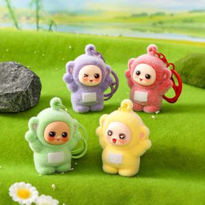 4가지 색상의 아기 시리즈 만화 열쇠고리, 작은 펜던트, 트렌디한 어린이 선물, 귀여운 인형, 커플 책가방 및 펜던트