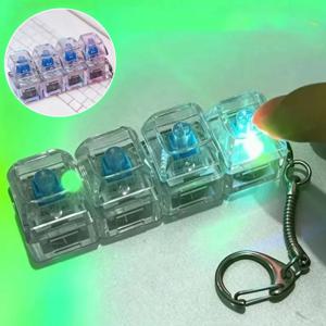 4키 발광 키보드 키체인 장난감 선물 스트레스 해소 피젯 LED 키보드 디컴프레션 백팩 키링 펜던트 키체인